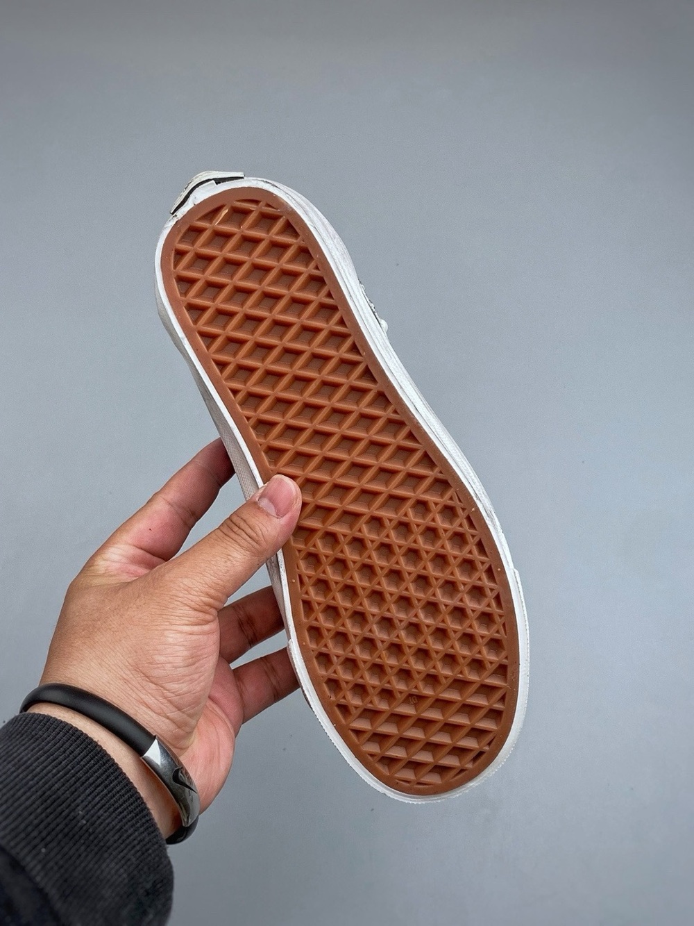 Vans Men's White Upper Sneakers with Gum Sole